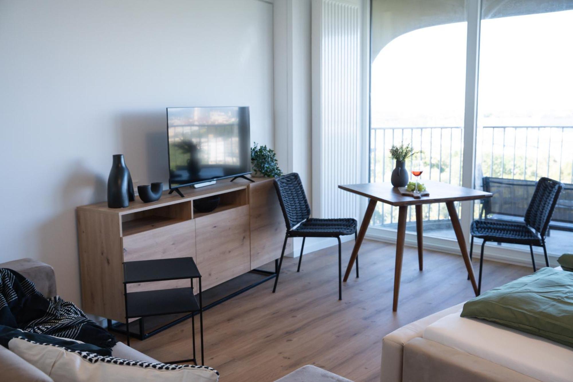 Helles Apartment Mit Tollem Blick Ueber Аугсбург Экстерьер фото